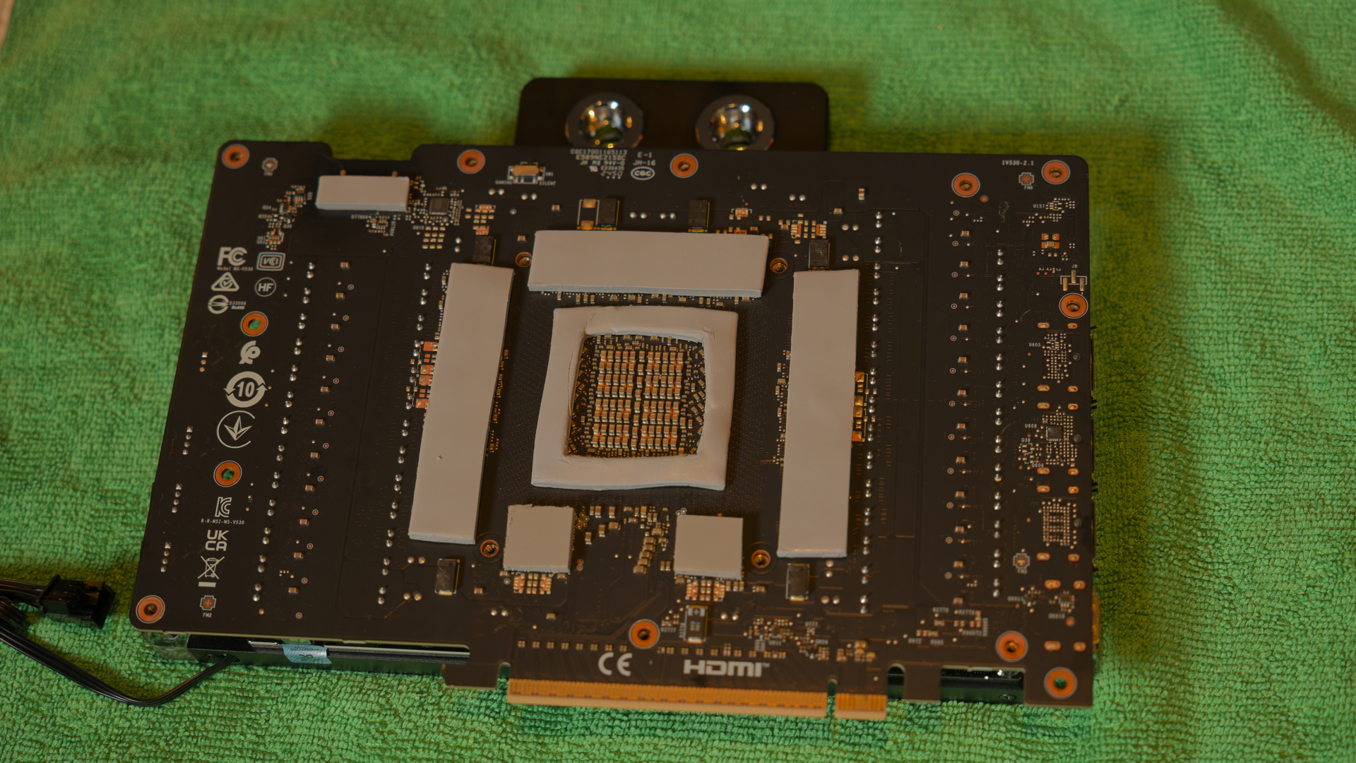Greyscale ITX Build GPU Block Installation