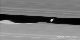 Cassini sees Daphnis