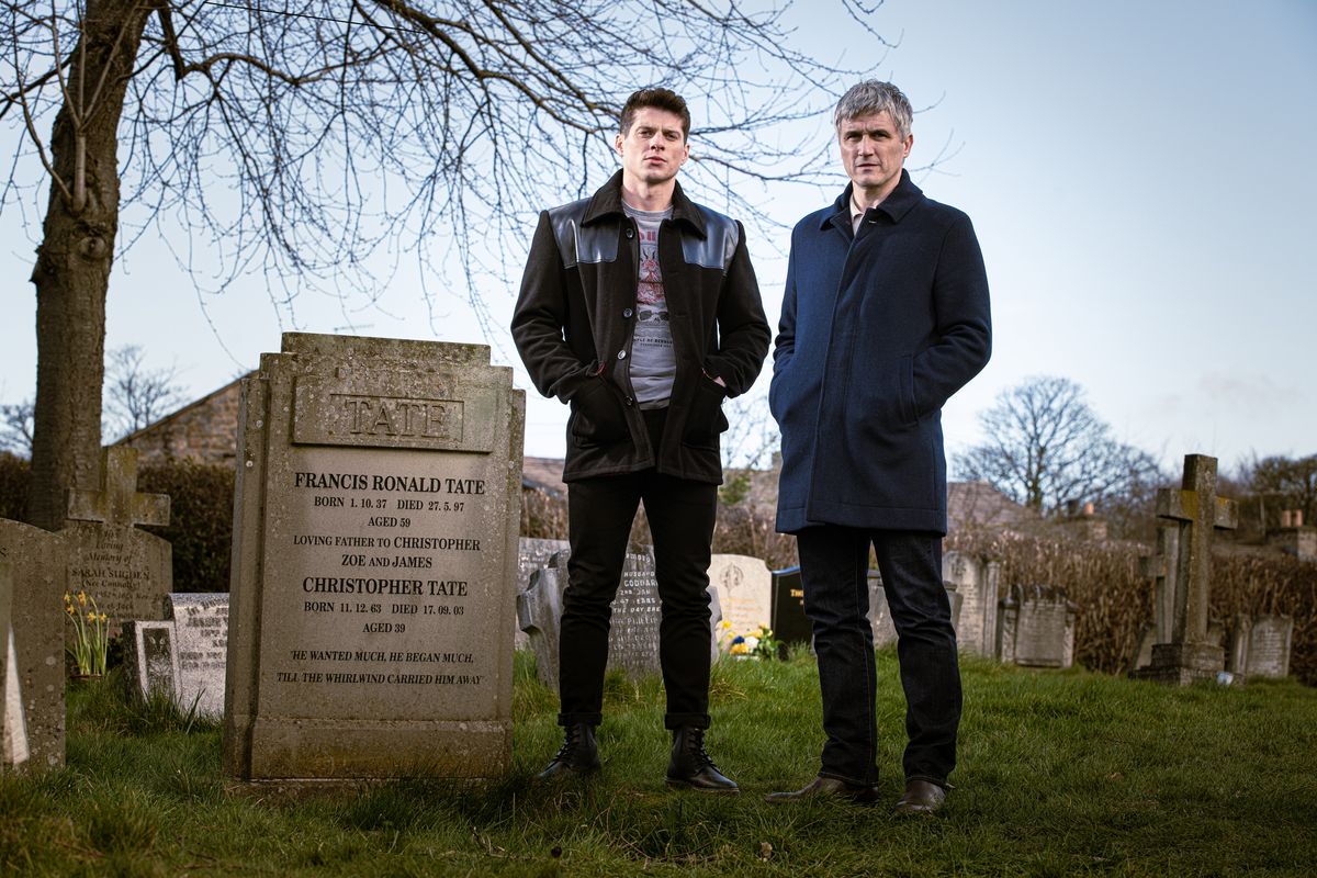 Emmerdale Caleb and Nicky beside Frank Tate&#039;s grave