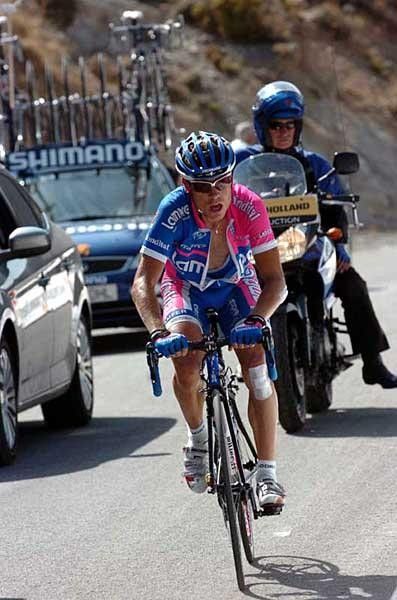 Damiano Cunego (Lampre-Fondital) still ha a bandage visible from his crash on day one.