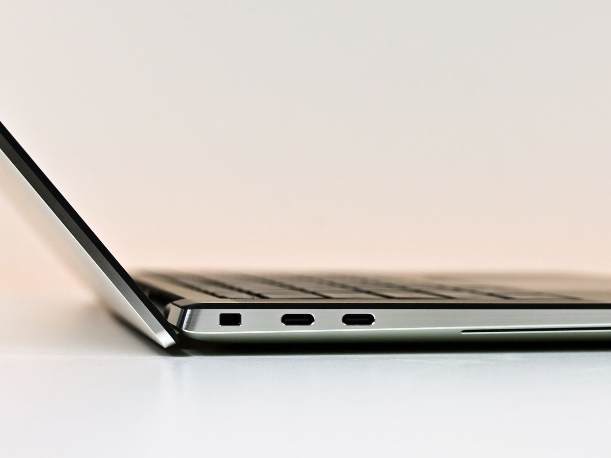Dell Xps 15 9500 Review Side