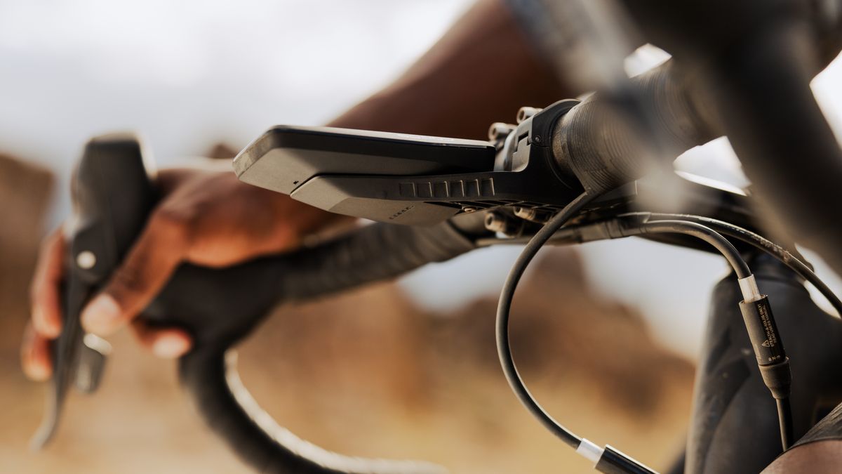 Press photo of the COROS DURA bike computer