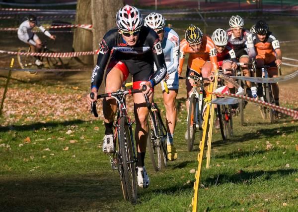 The chase group in pursuit of the two leaders.
