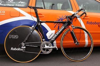 Michael Rasmussen's Rabobank Colango TT bike looks very different to Grivko's.