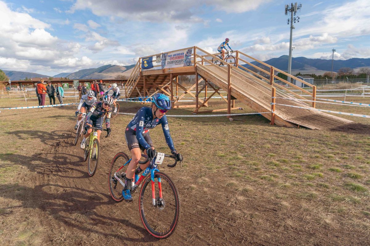 Clara Honsinger leads the elite men's 2023 Pan American Cyclocross Championships