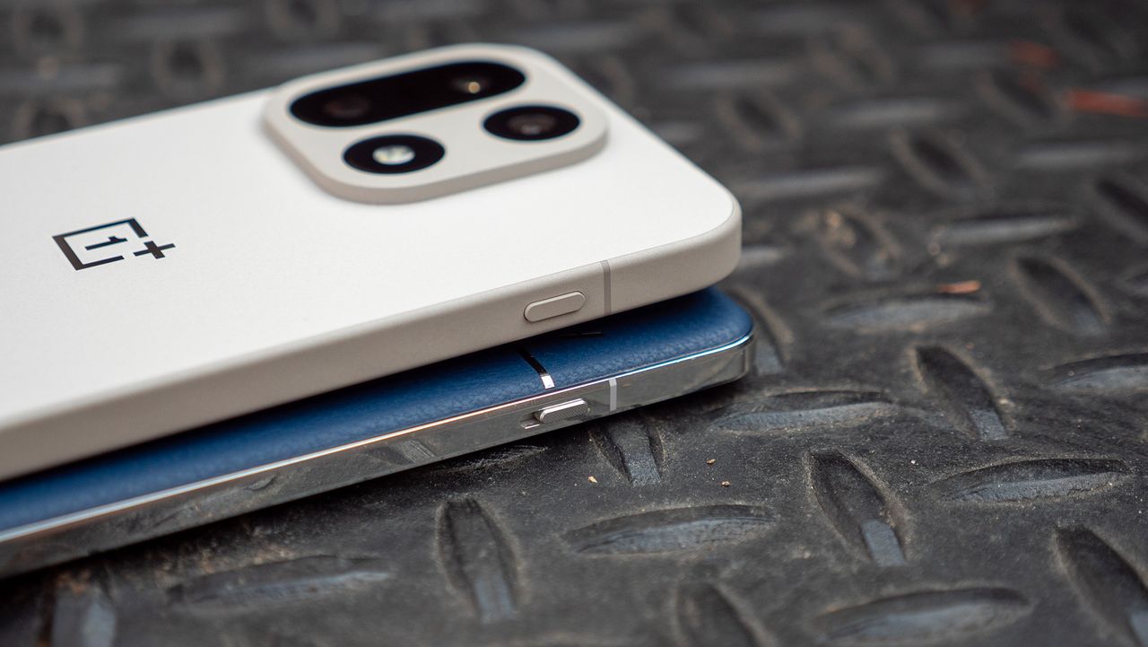 Comparing the hardware of the OnePlus 13 and OnePlus 15