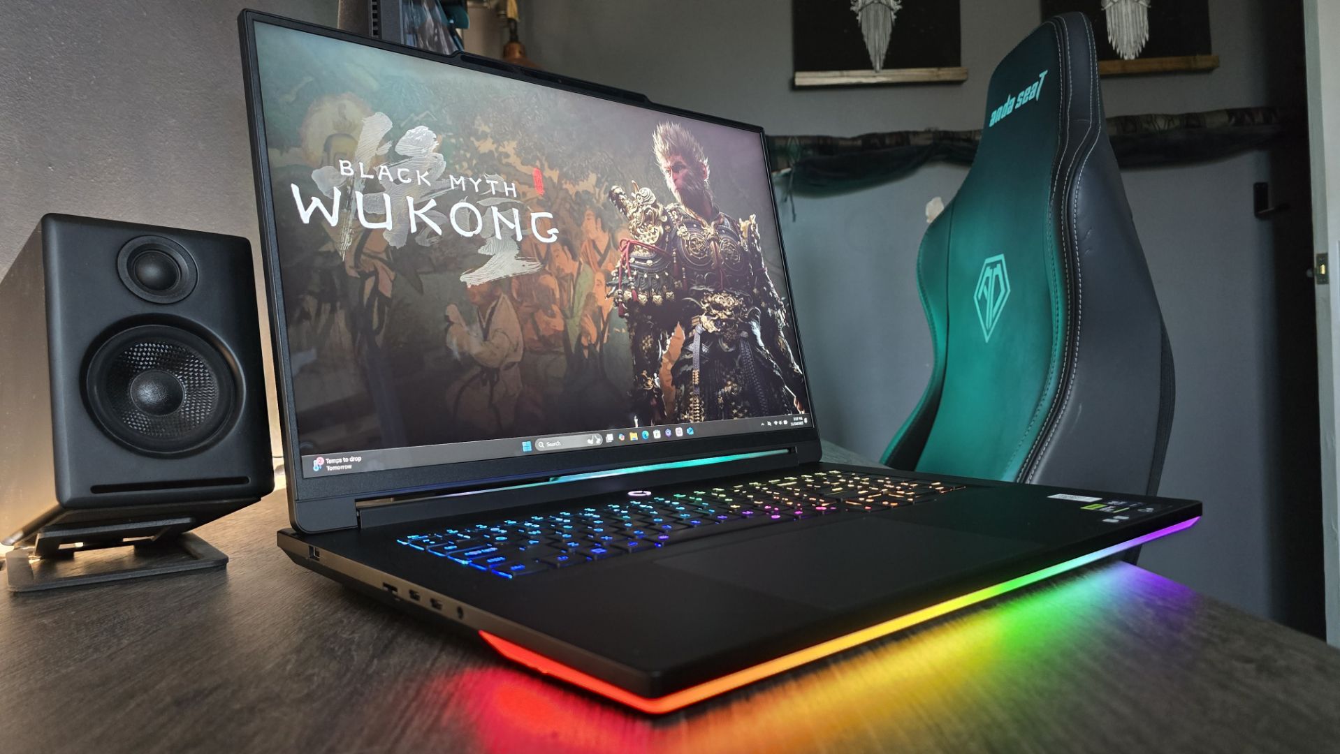 Looks like Lenovo might be cooking up an AMD Strix Halo gaming laptop
