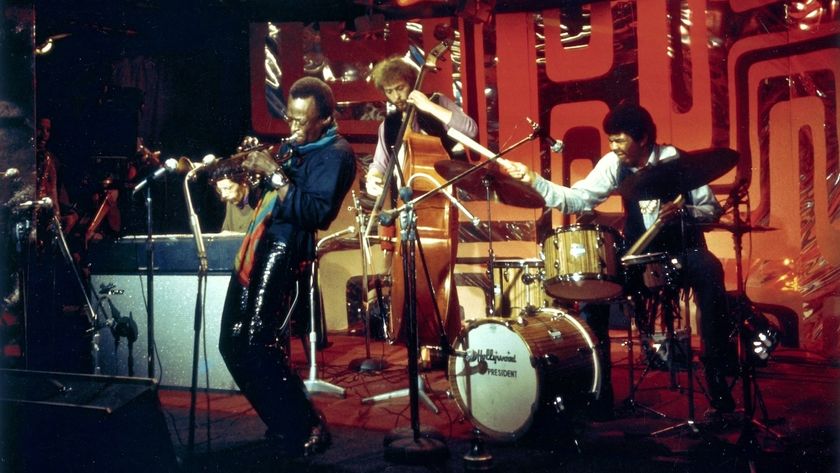 American trumpeter and composer Miles Davis (1926 - 1991) performs on stage with pianist Chick Corea, bassist Dave Holland and drummer Jack Dejohnette for the BBC &#039;Jazz Scene&#039; television show filmed at Ronnie Scott&#039;s Jazz Club in Soho, London on 2nd November 1969. 