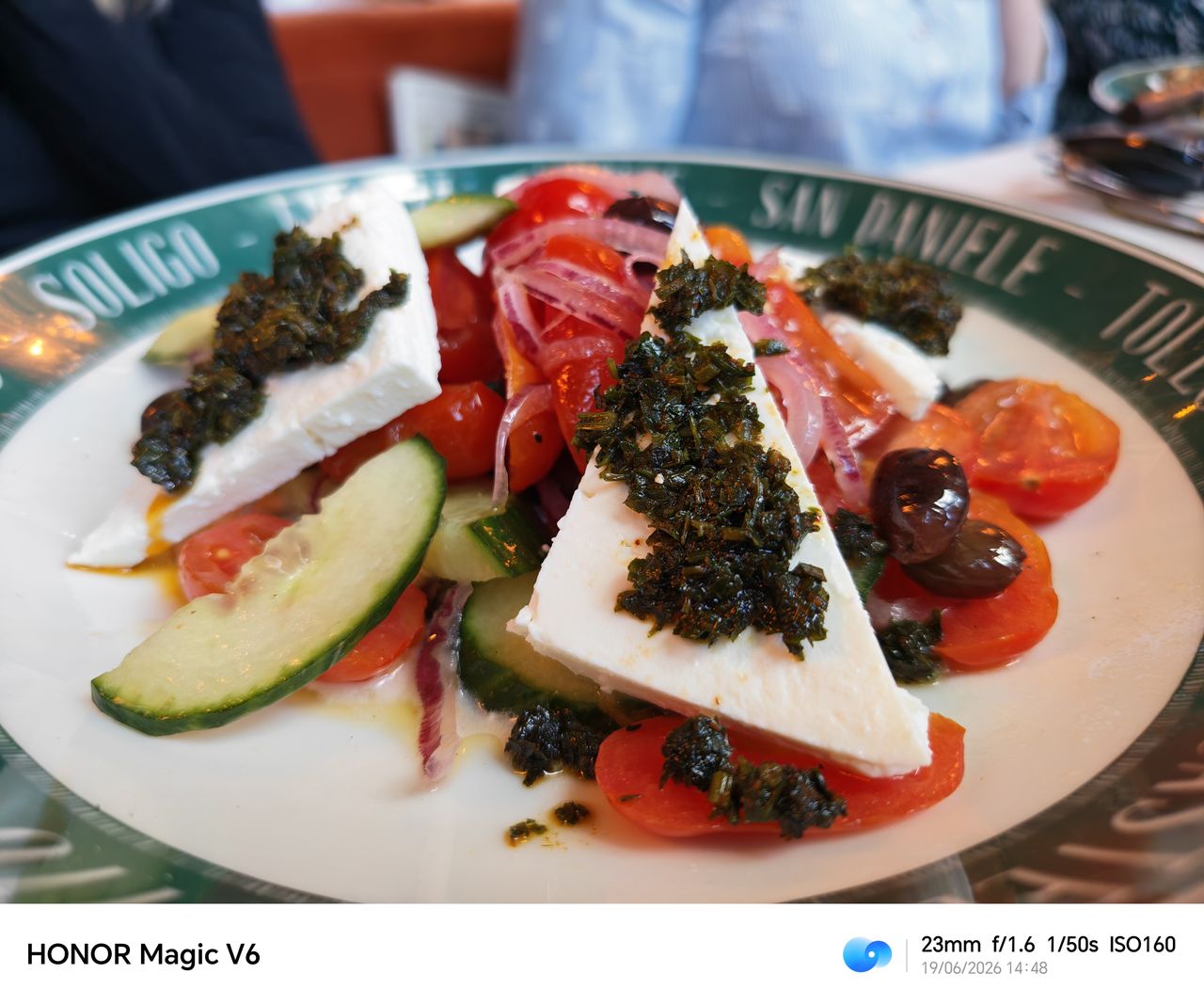 Oppo Magic V6 sample images