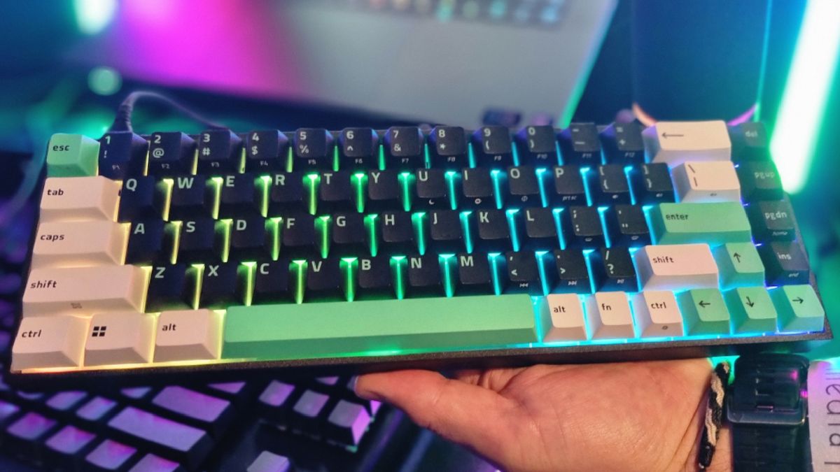 The Razer Reclusa X Mini 65% gaming keyboard at Gamescom 2026