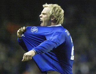 Eidur Gudjohnsen grabbed the Chelsea goal as their Champions League quarter-final first-leg clash with Arsenal finished 1-1.