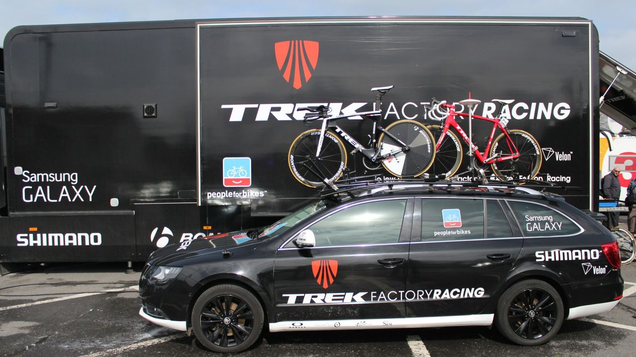 Along the De Panne time trial was less than 15km long, Gregory Rast has two spares on the roof of his follow car.