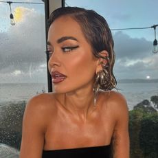Rita Ora's sculpted makeup look 
