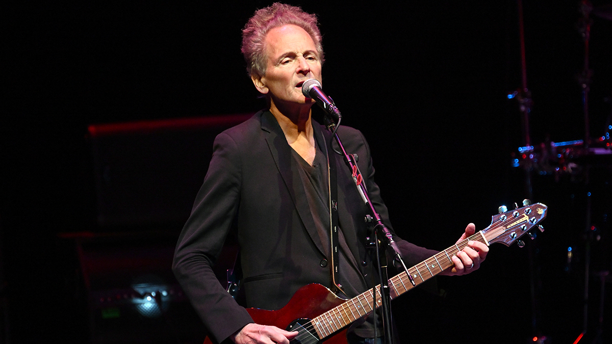 Lindsey Buckingham performs at The Brown Theatre on October 27, 2022 in Louisville, Kentucky