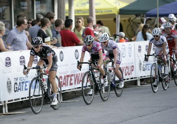 The women's field leaves the chase to Vanderkitten-Focus
