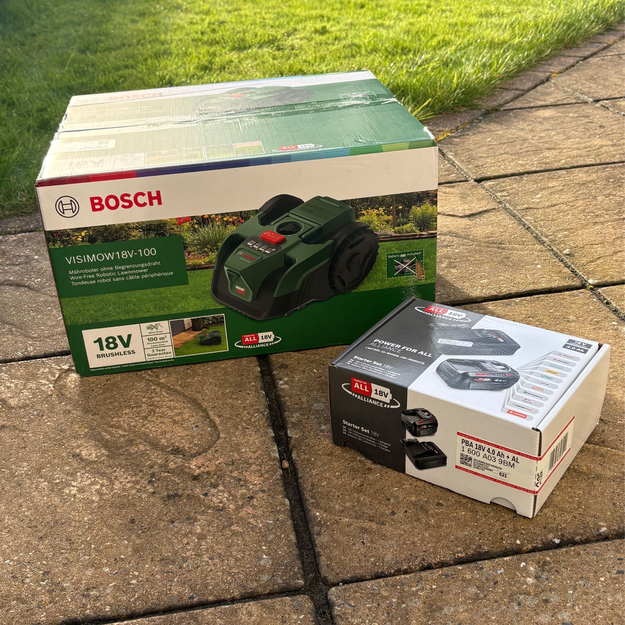 Bosch VISIMOW18V-100 Robot Lawn Mower and battery box