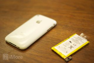 How-to-replace-iPhone-3G-3GS-battery