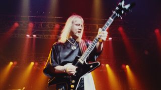 American musician and songwriter Kerry Livgren performs with progressive rock band Kansas, 1977. (Photo by Michael Putland/Getty Images)