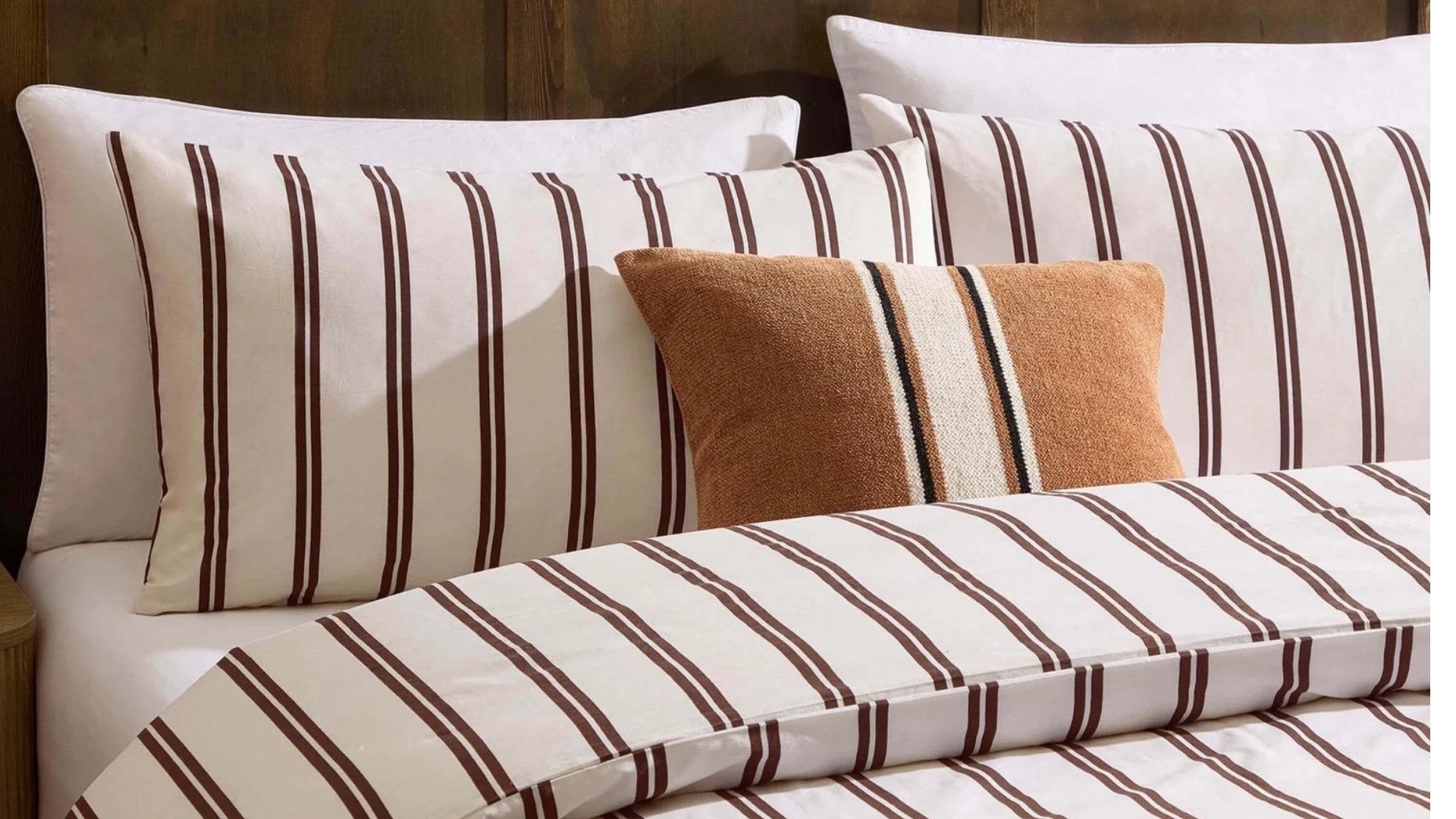 Striped bedding from dusk