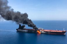 TOPSHOT - A picture obtained by AFP from Iranian News Agency ISNA on June 13, 2019 reportedly shows fire and smoke billowing from Norwegian owned Front Altair tanker said to have been attacke
