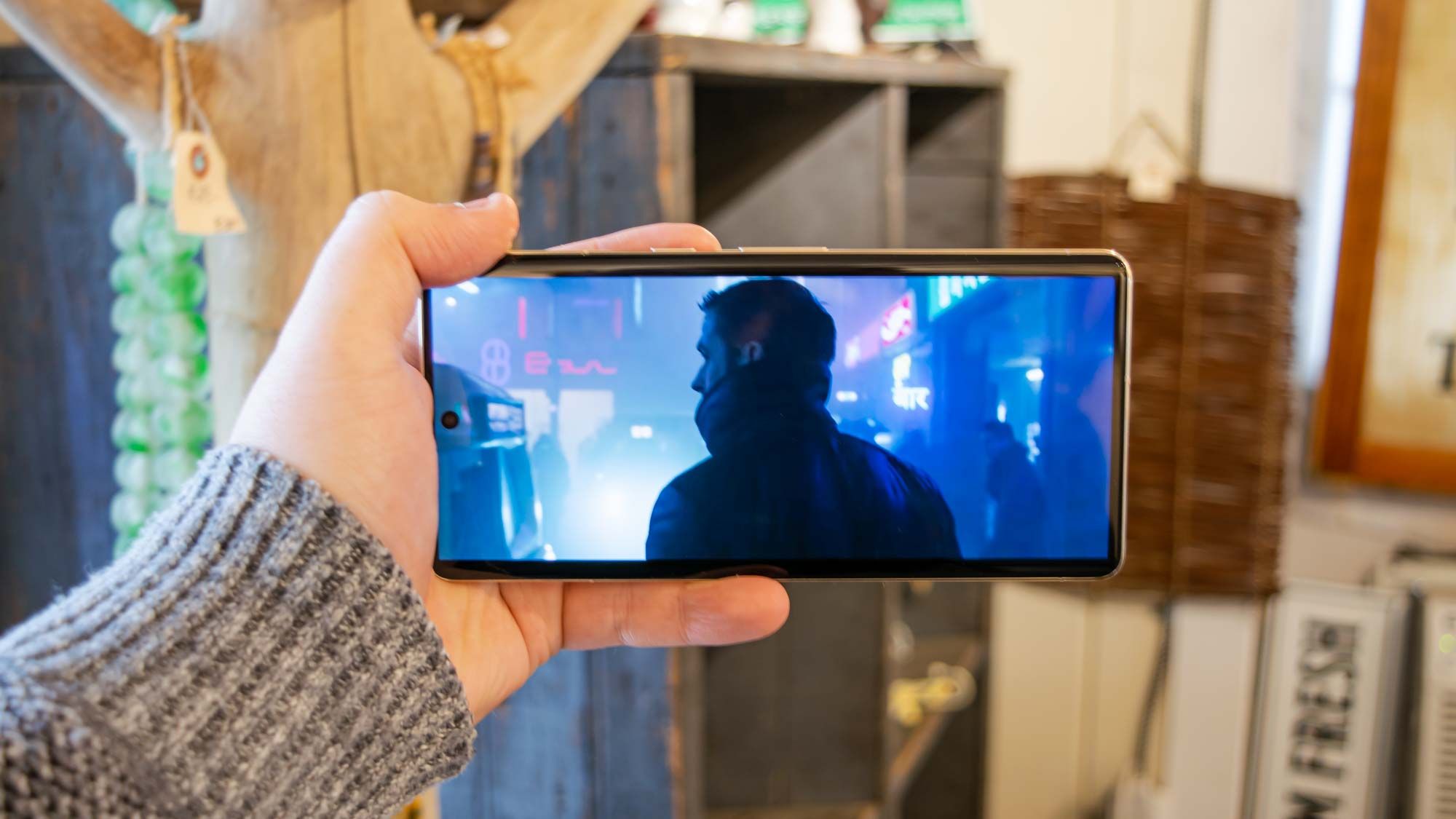 This YouTube video is forcing Pixel phones to reboot — don’t click it ...