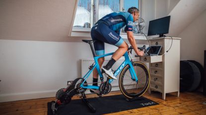 Cheapest turbo cheap trainer for zwift