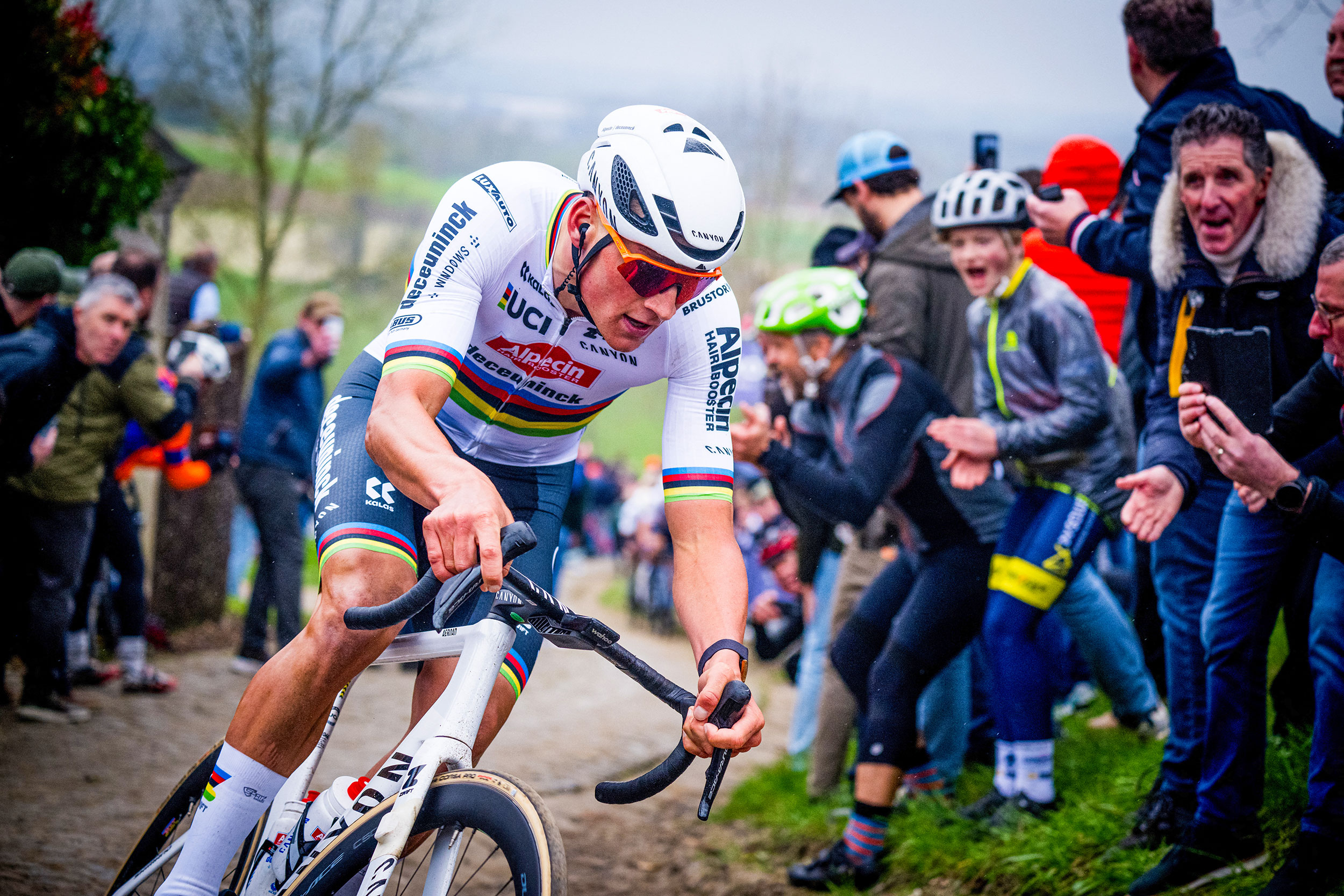 Mathieu van der Poel is on his way to his dominant win at the E3 Saxo Classic