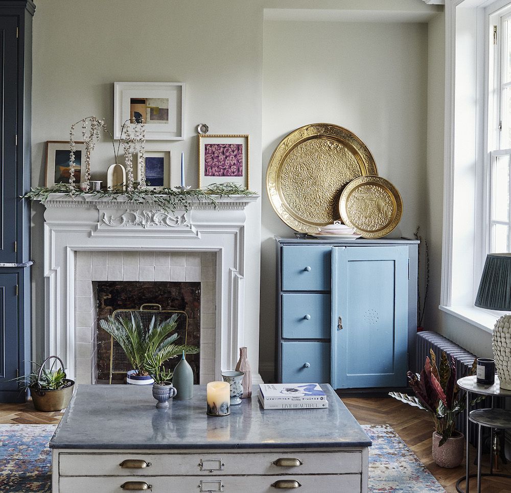 Extending out and up into the loft transformed this neo-Georgian house ...