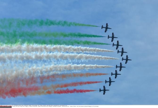 Italian fighter jets celebrate