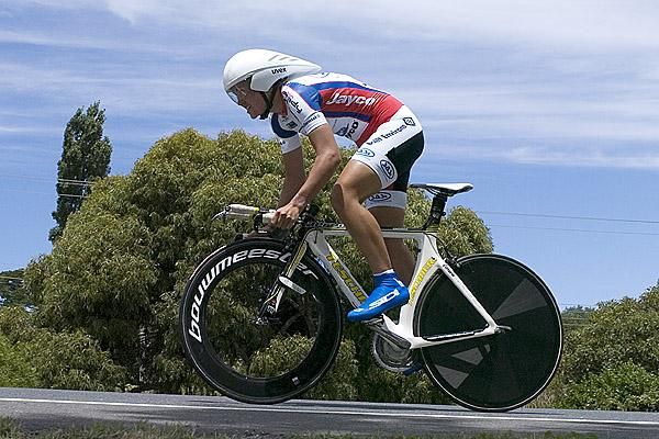 Alexis Rhodes from South Australia was the top fancy pre-race but struck trouble over the climbs with punctures and subsequently withdrew from the race.