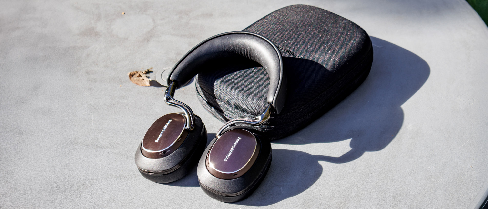 Bowers &amp; Wilkins PX8 S2