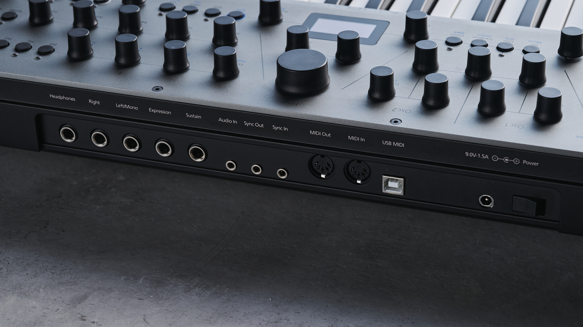 Modal Electronics Carbon8x
