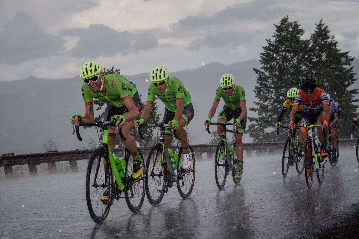Phil Gaimon (Cannondale-Drapac) leads the yellow jersey group