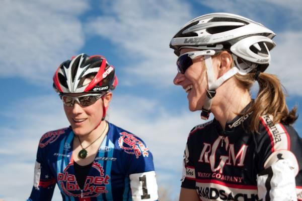 Amy Dombrowski (Richard Sachs) and Katie Compton (Planet Bike) have a laugh on the start line.