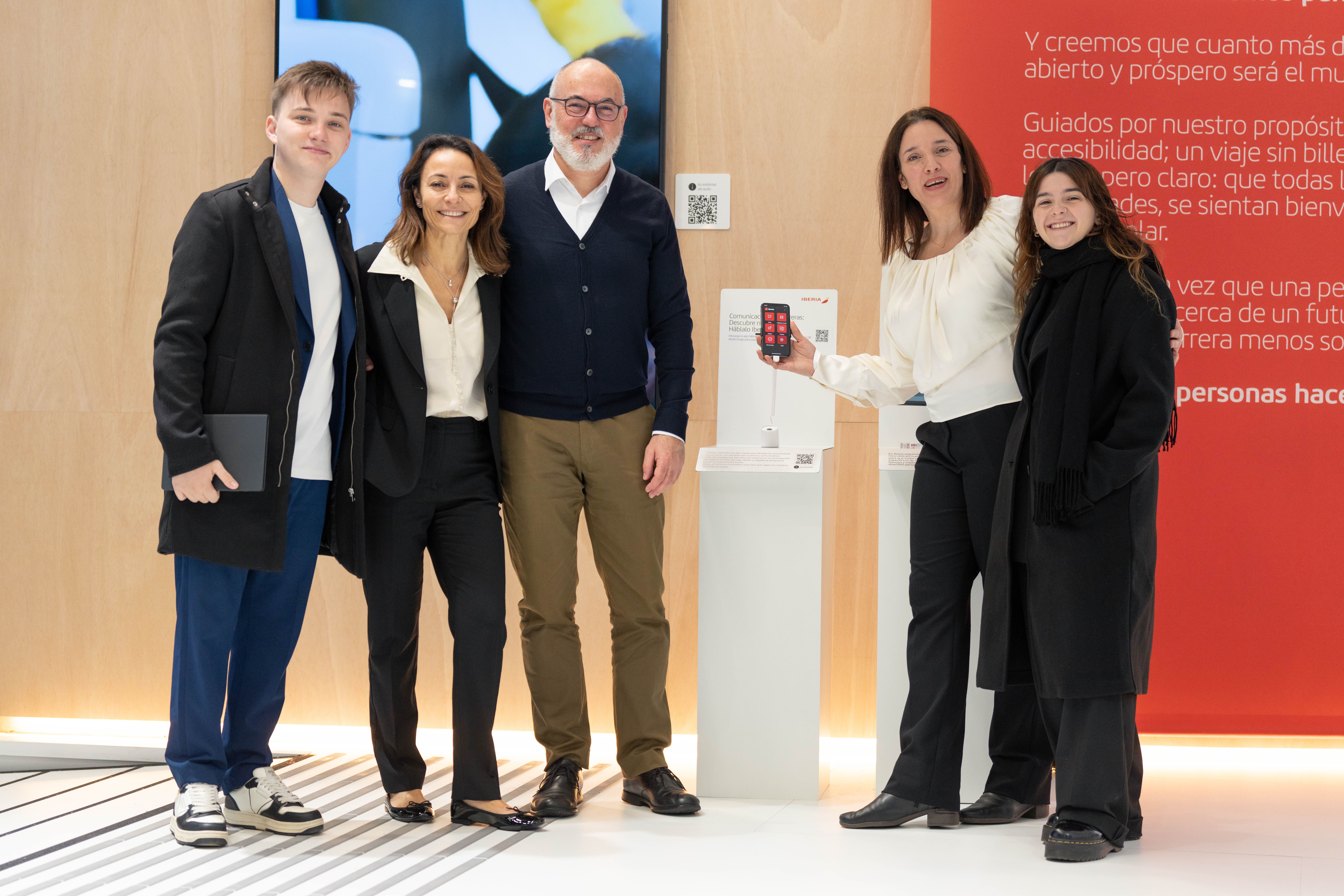 La app H&amp;aacute;blalo y el equipo de Asteroid Technologies