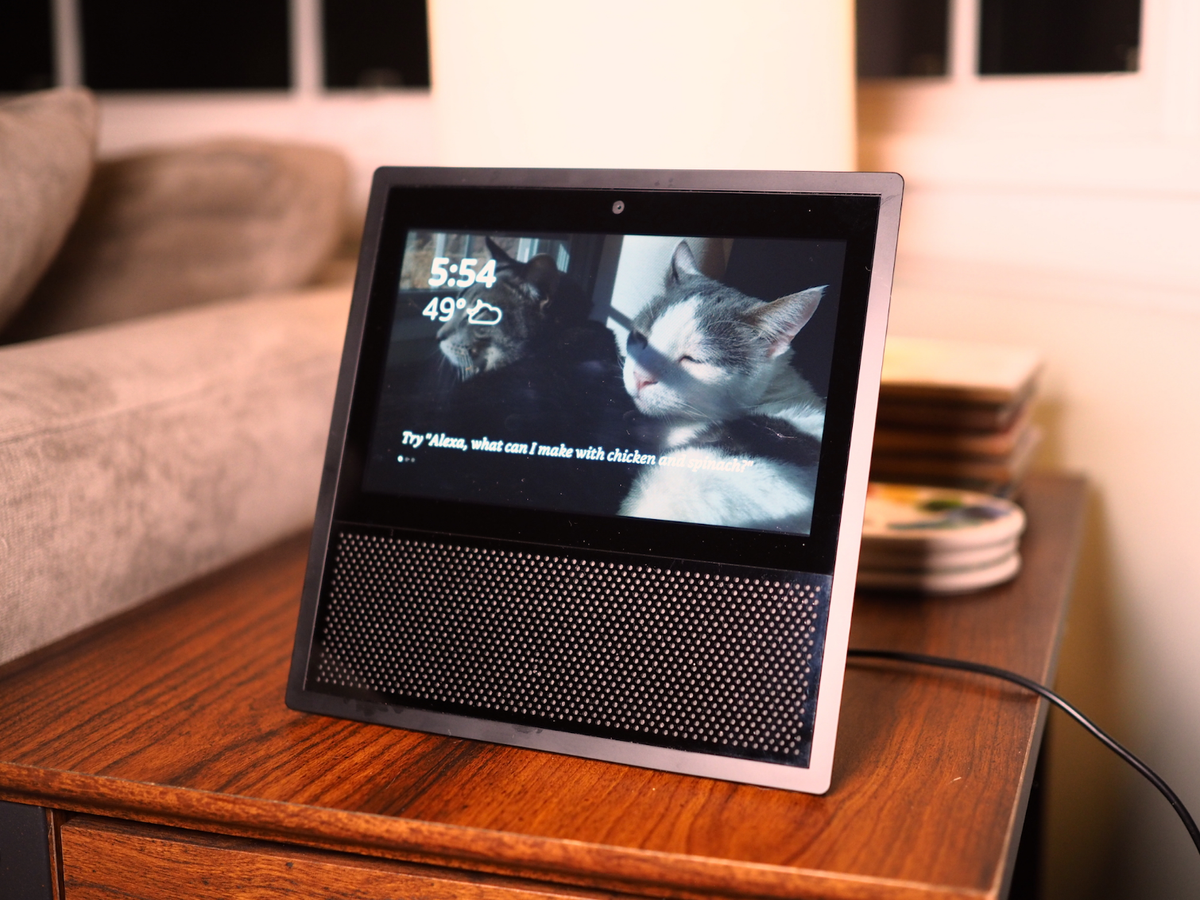 How to Set a Family Picture on your Echo Show 5  TechWiser
