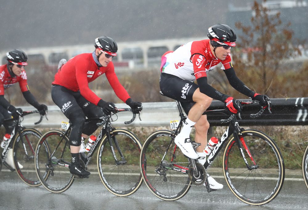 Lars Bak in the bunch during stage 8 at Paris-Nice