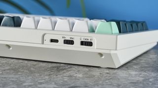 The Keychron Q1 HE magnetic keyboard in white and green