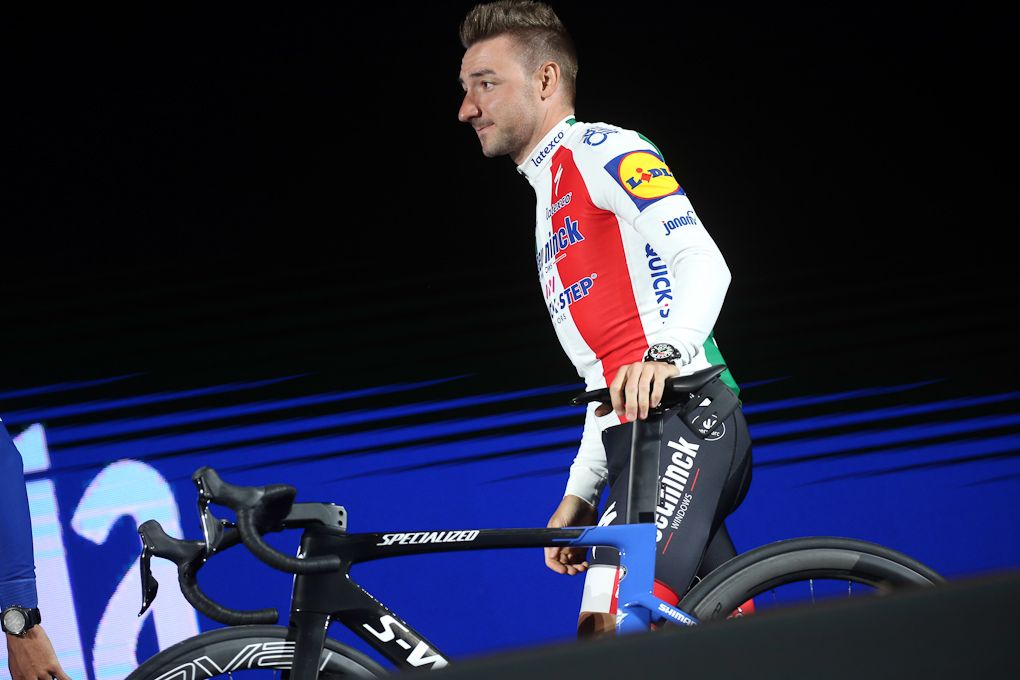 Elia Viviani shows of his special Italian champion's jersey for the Giro