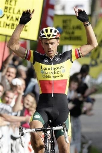 This is what usually happens when Sven Nys (Landbouwkrediet-T&ouml;nissteiner) shows up to race.