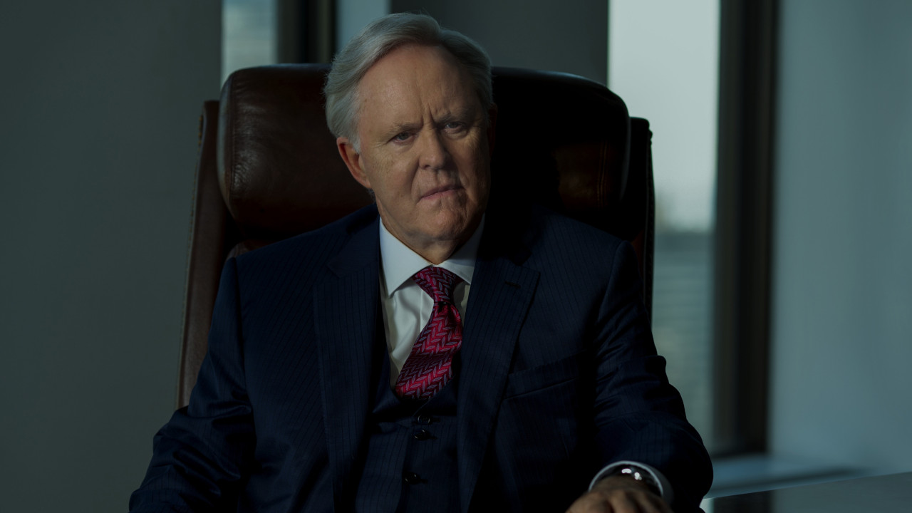 Richard Hobbes (John Lithgow) looks ahead in Sharper.