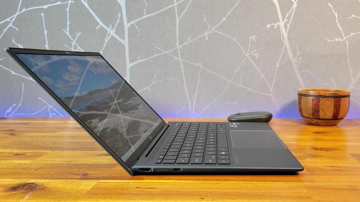 HP Elite Dragonfly G3 Review: Expensive, but Excellent | Tom's Hardware