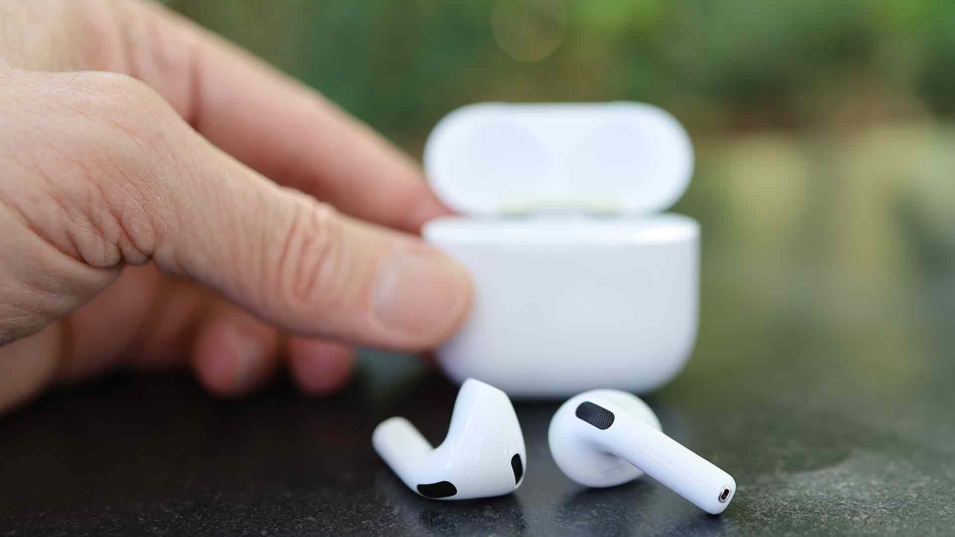 AirPods 4 con cancelación activa de ruido