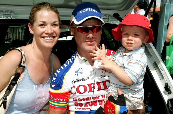 Stuart O'Grady with his family