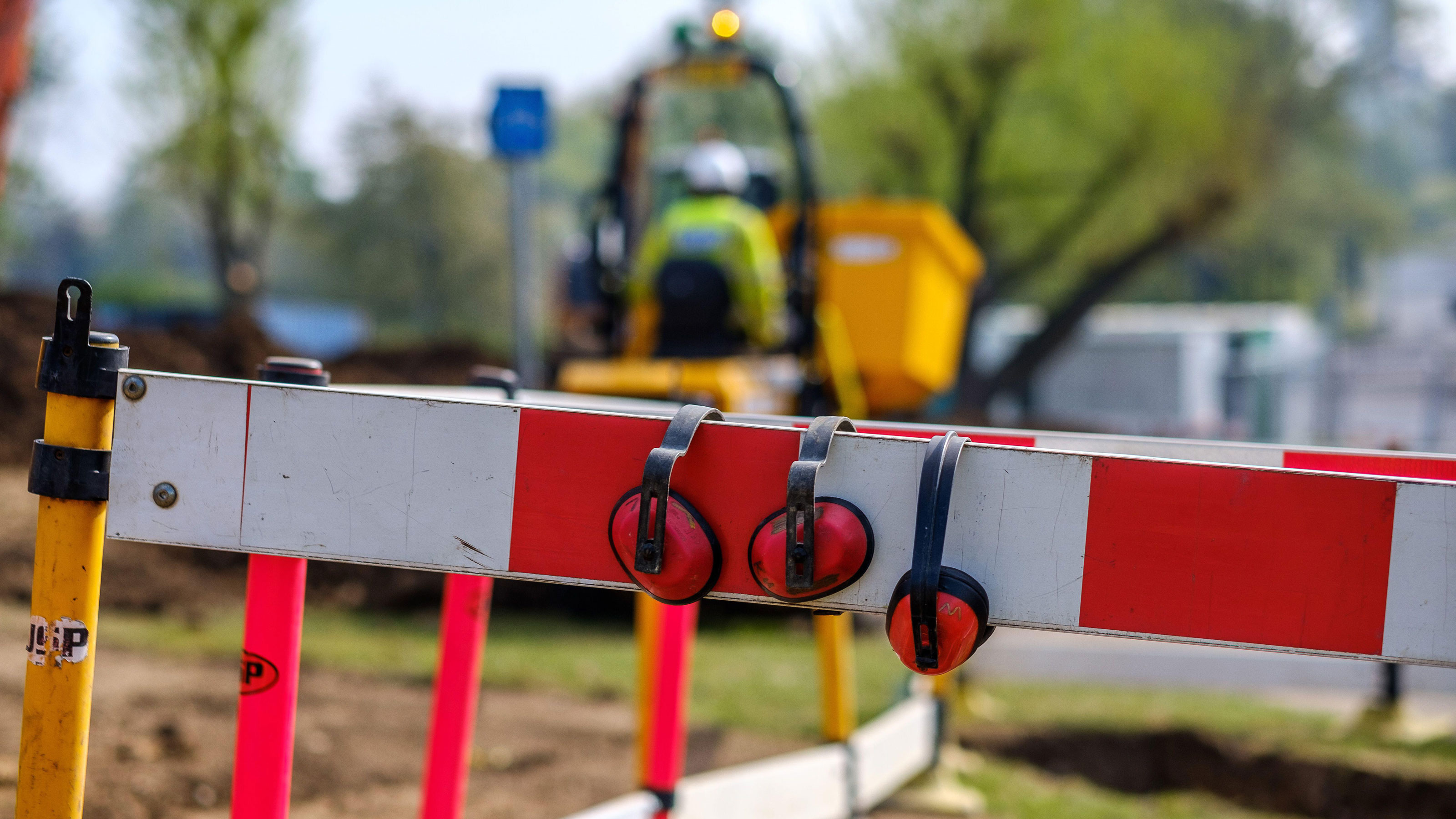 What time can construction workers start making noise