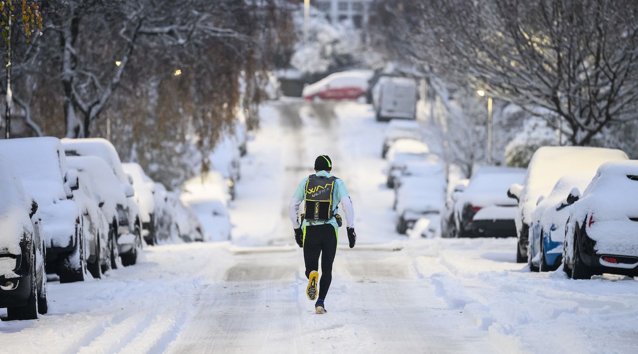 Runner in the snow