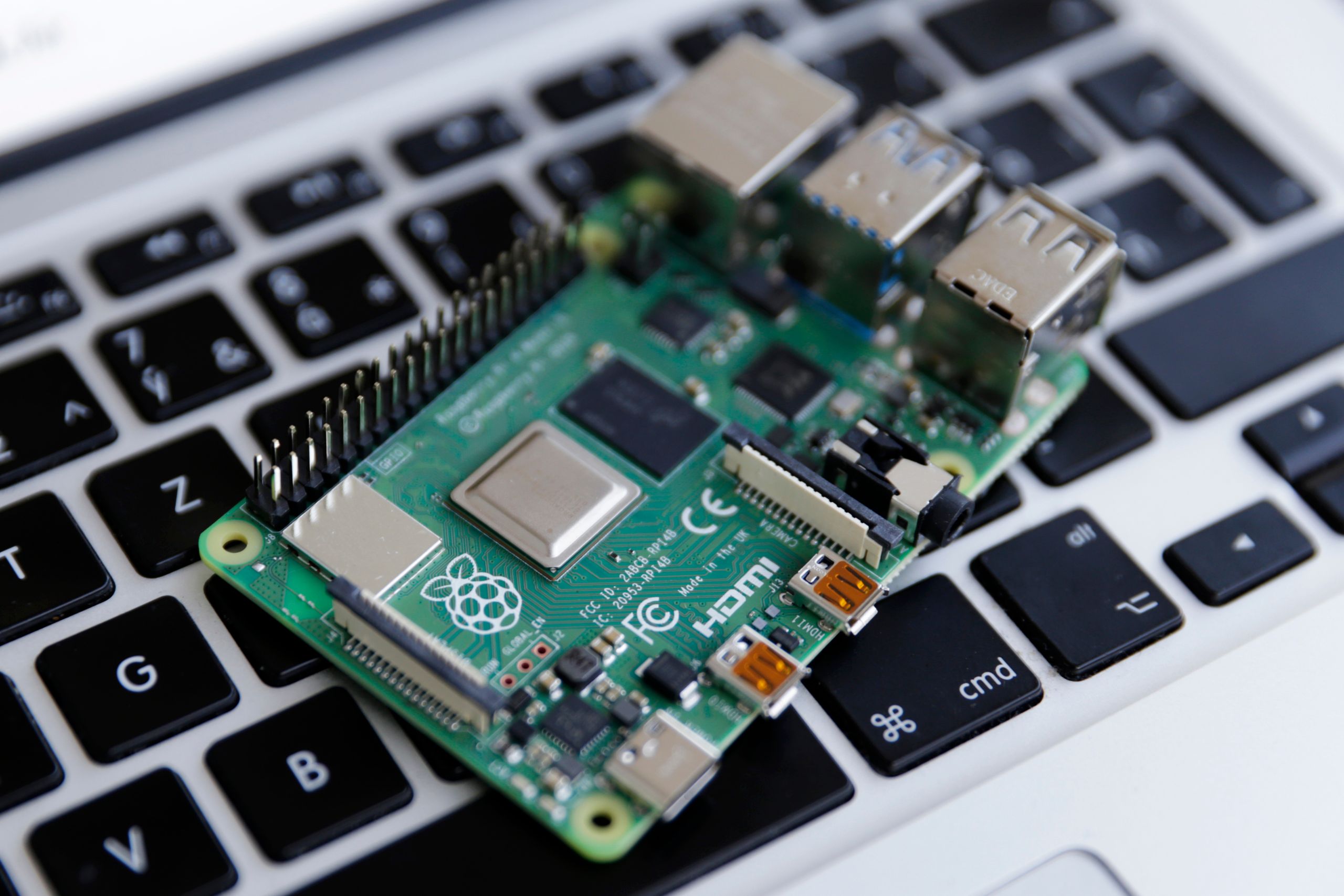 Windows Os Vs Raspberry Pi Dev Brings Windows 10 to Raspberry Pi 4 | Tom's Hardware