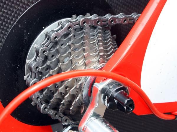 Cofidis stuck with its usual Shimano chains and cassettes for the opening prologue of the 2010 Giro d'Italia.