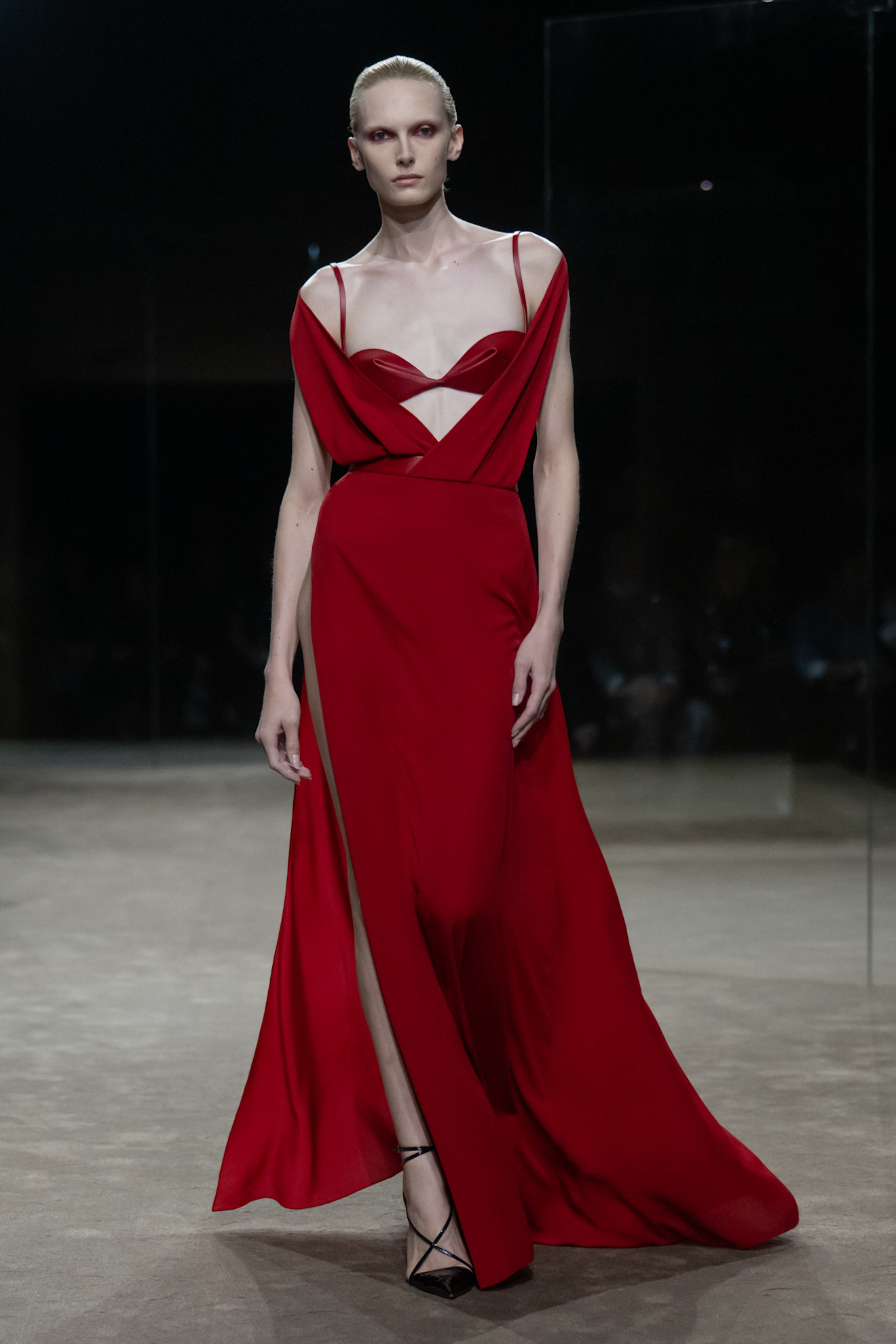 a model walking the tom ford spring 2027 show.