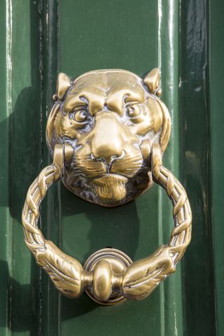 How to restore brass hardware – door knocker